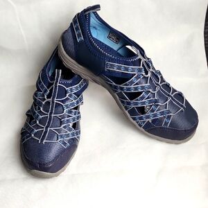 Waling Athletic Shoes Sz.10 Skechers Womens Reggae Fest Dory Relaxed Fit,slipOn